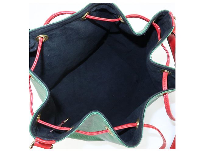 Borsa a tracolla Louis Vuitton Epi Petit Noe Bicolor Verde Rosso M44147 - vista 20