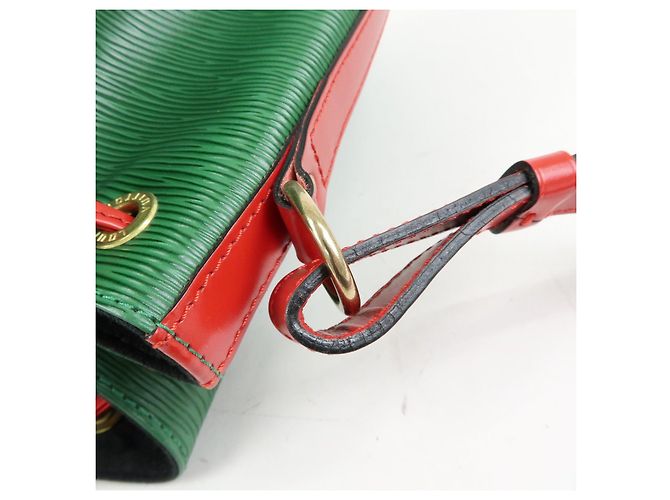 Borsa a tracolla Louis Vuitton Epi Petit Noe Bicolor Verde Rosso M44147 - vista 9