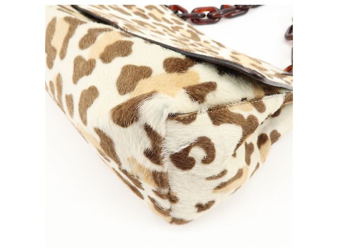 Borsa a tracolla PRADA in vitello con catena in plastica e logo triangolare Beige Brown - vista 10