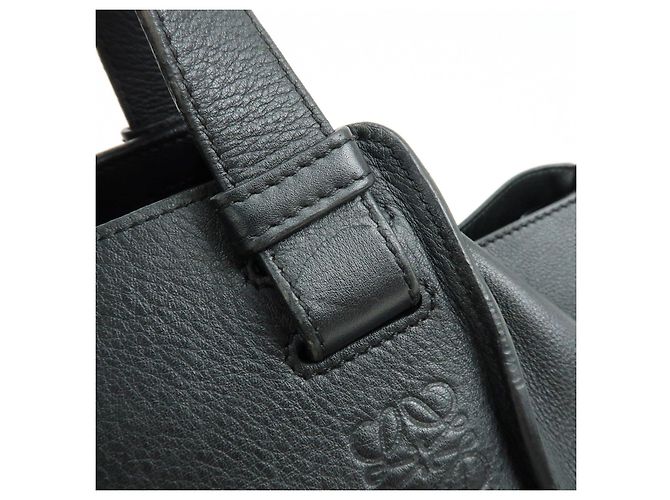 Borsa a tracolla LOEWE Anagram Hammock Medium in pelle nera - vista 11