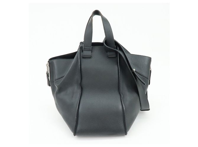 Borsa a tracolla LOEWE Anagram Hammock Medium in pelle nera - vista 2