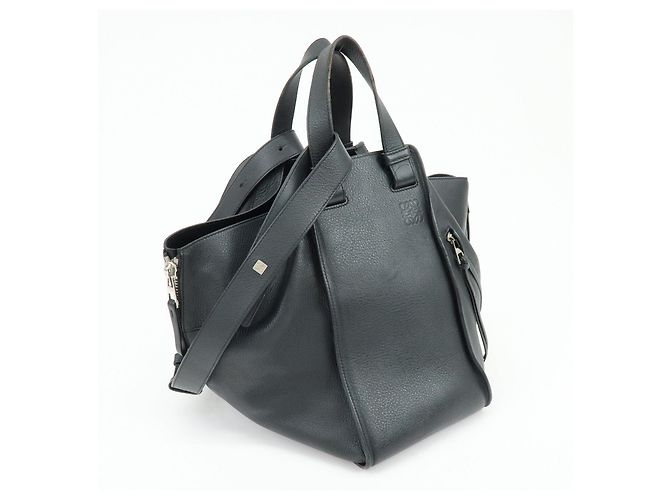 Borsa a tracolla LOEWE Anagram Hammock Medium in pelle nera - vista 4