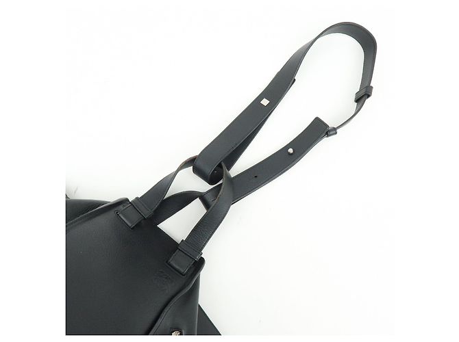Borsa a tracolla LOEWE Anagram Hammock Medium in pelle nera - vista 6