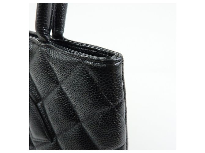Borsa Tote CHANEL Medallion Matelasse COCO Mark Caviarskin Nera A01804 - vista 13