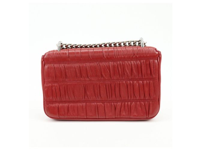 Borsa a tracolla con catena PRADA in pelle di capra nappa rossa 1BD140 - vista 2