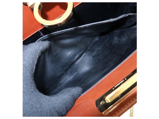Salvatore Ferragamo Borsa a spalla con catena Ferragamo Gancini in pelle di vitello Marrone - vista 23