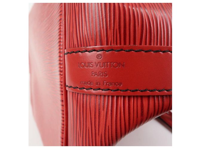 Borsa a tracolla Louis Vuitton Epi Petit Noe Castilian Red M44107 - vista 23