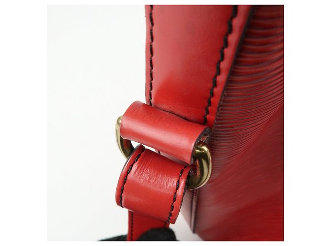 Borsa a tracolla Louis Vuitton Epi Petit Noe Castilian Red M44107 - vista 24