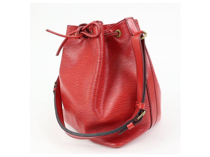 Borsa a tracolla Louis Vuitton Epi Petit Noe Castilian Red M44107 - vista 3
