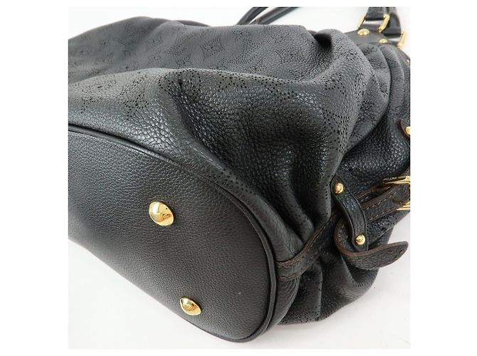 Borsa a tracolla Louis Vuitton Monogram Leather Mahina L Noir M95765 - vista 10