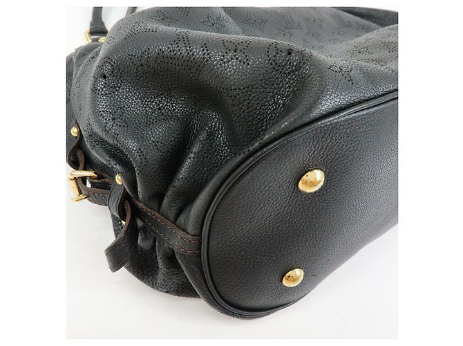 Borsa a tracolla Louis Vuitton Monogram Leather Mahina L Noir M95765 - vista 9