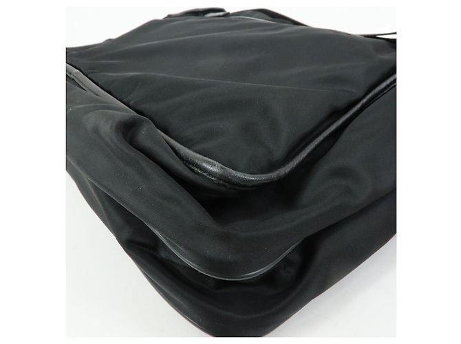 Borsa a spalla PRADA in nylon e pelle Saffiano con logo triangolare Nero - vista 12