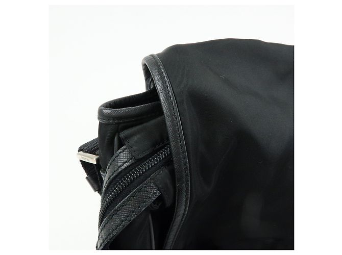 Borsa a spalla PRADA in nylon e pelle Saffiano con logo triangolare Nero - vista 13