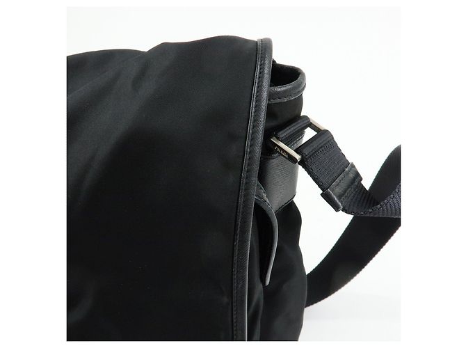 Borsa a spalla PRADA in nylon e pelle Saffiano con logo triangolare Nero - vista 14