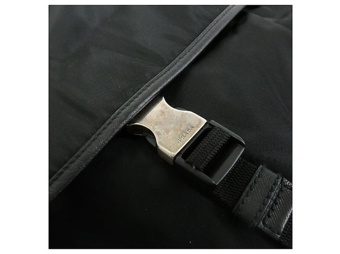Borsa a spalla PRADA in nylon e pelle Saffiano con logo triangolare Nero - vista 17