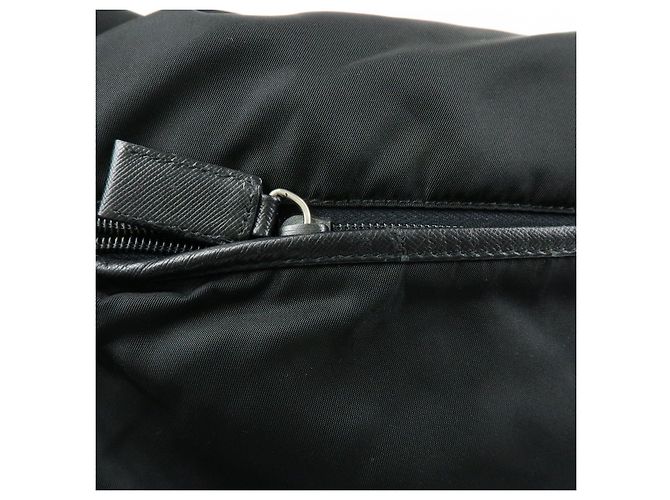 Borsa a spalla PRADA in nylon e pelle Saffiano con logo triangolare Nero - vista 18