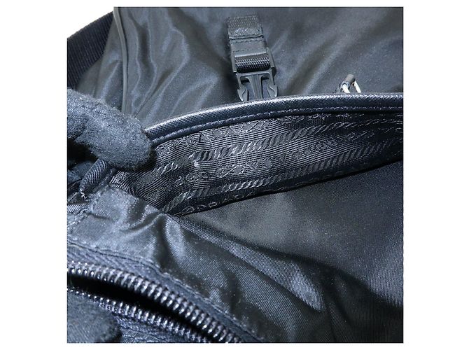 Borsa a spalla PRADA in nylon e pelle Saffiano con logo triangolare Nero - vista 21
