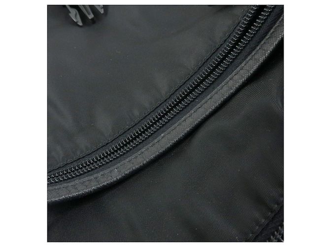 Borsa a spalla PRADA in nylon e pelle Saffiano con logo triangolare Nero - vista 22