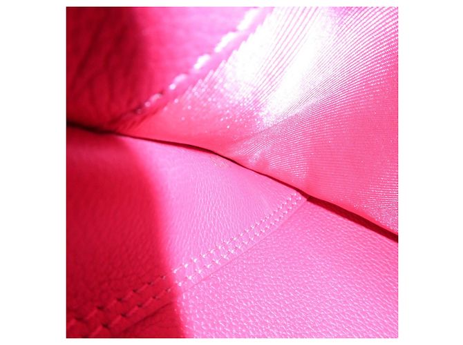 Louis Vuitton Lockme PM Borsa a mano e a tracolla in pelle Fuchsia M50360 - vista 24
