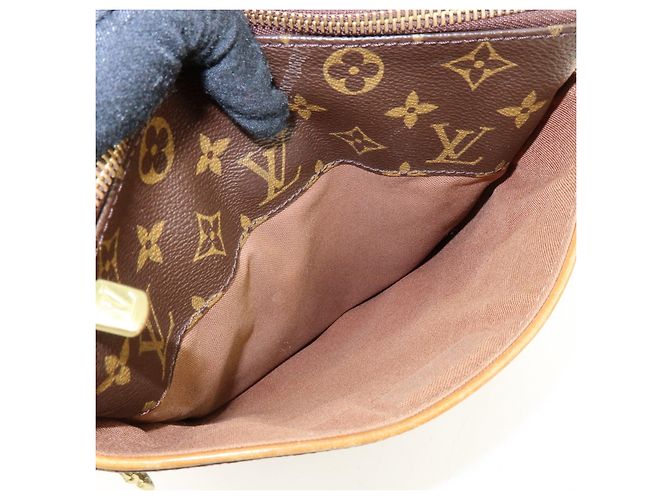 Louis Vuitton Monogram Pochette Valmy Shoulder Bag Brown M40524 - vista 15