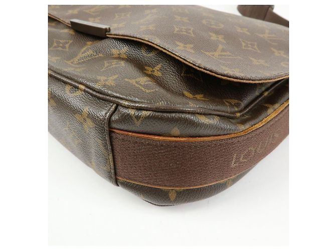 Borsa a Tracolla Louis Vuitton Monogram Beaubourg MM Canvas M97038 - vista 10