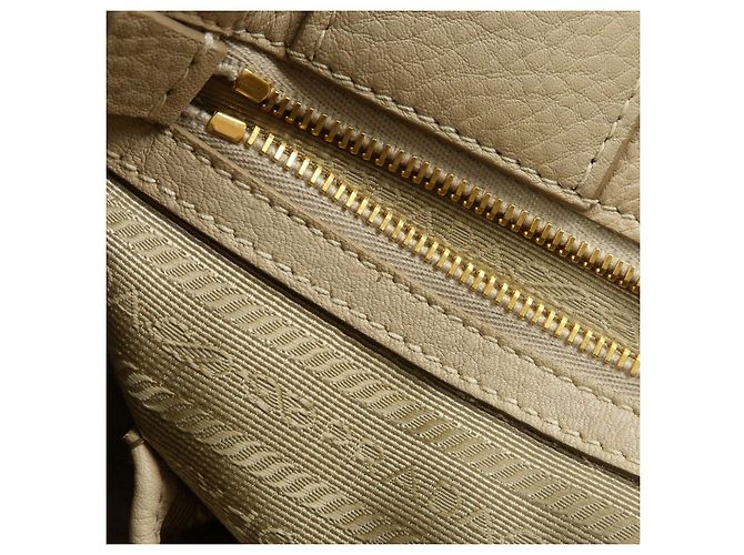 Borsa a mano PRADA Triangle Logo Canapa Vittello Daino Leather Beige - vista 22