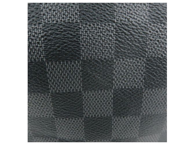 Borsa a tracolla Louis Vuitton Damier Graphite District PM NM N41028 - vista 7