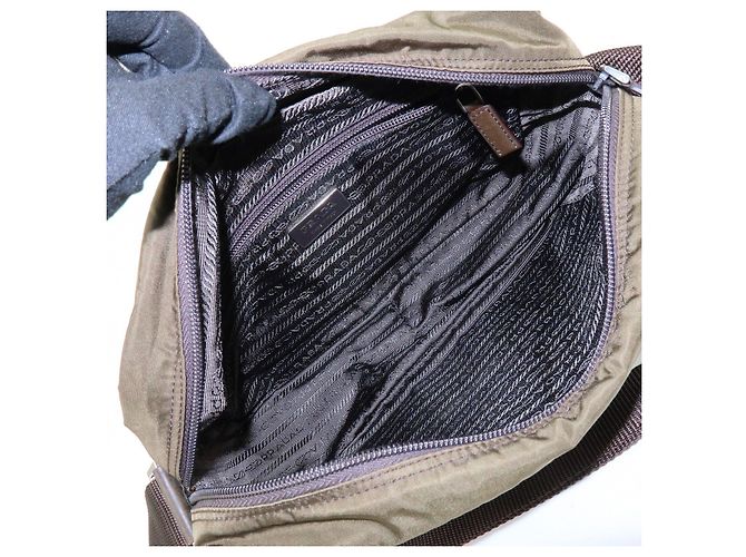 Borsa a tracolla in nylon PRADA con logo Triangle Khaki Brown BT0166 - vista 20