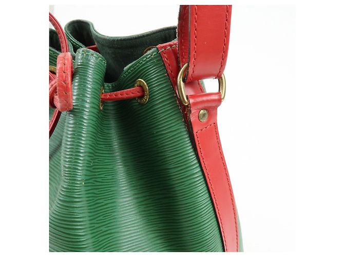 Borsa a tracolla Louis Vuitton Epi Petit Noe Green Red M44147 - vista 14