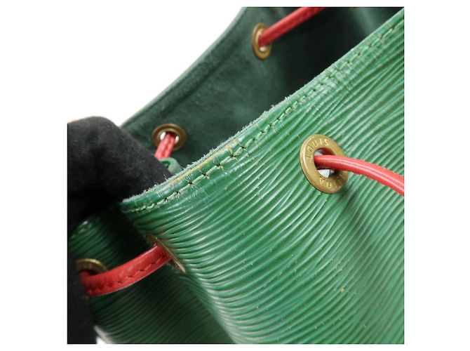 Borsa a tracolla Louis Vuitton Epi Petit Noe Green Red M44147 - vista 17