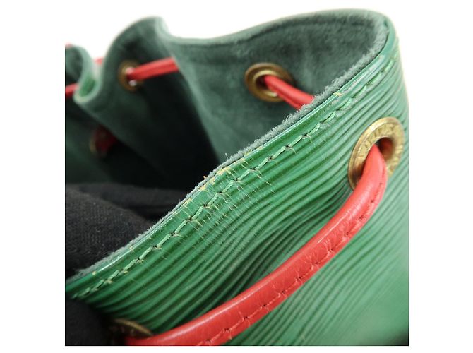 Borsa a tracolla Louis Vuitton Epi Petit Noe Green Red M44147 - vista 19