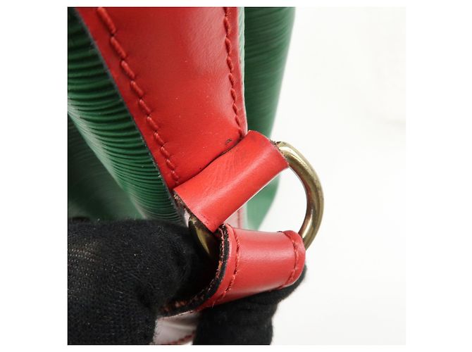 Borsa a tracolla Louis Vuitton Epi Petit Noe Green Red M44147 - vista 23