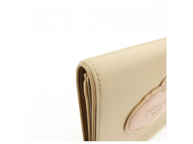Portafoglio compatto trifold in nylon e pelle con logo PRADA Beige 1M0170 - vista 11
