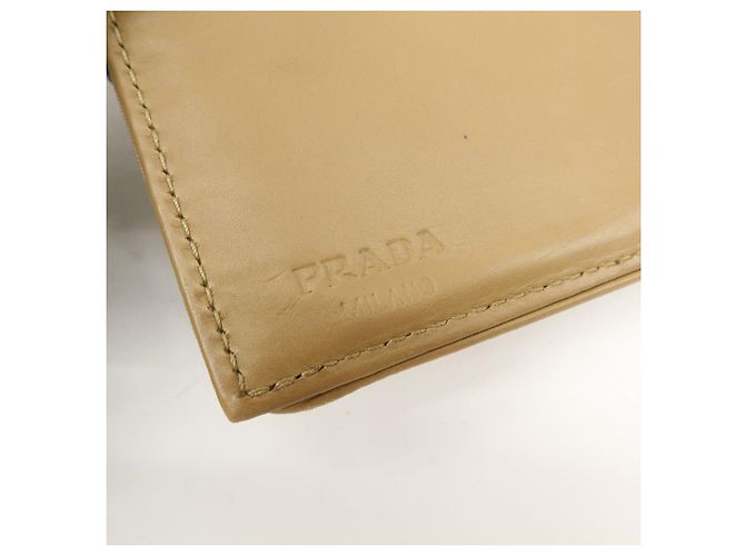 Portafoglio compatto trifold in nylon e pelle con logo PRADA Beige 1M0170 - vista 19