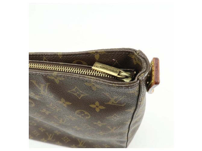 Borsa a tracolla Louis Vuitton Monogram Looping GM in pelle Marrone M51145 - vista 17