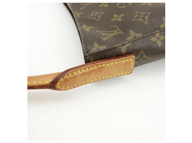 Borsa a tracolla Louis Vuitton Monogram Looping GM in pelle Marrone M51145 - vista 9