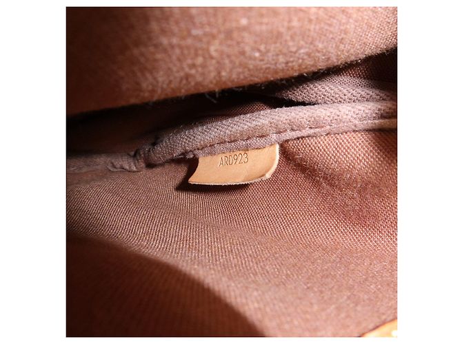 Louis Vuitton Monogram Saumur 30 Canvas Shoulder Bag Brown M42256 - vista 24