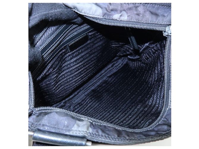Borsa a tracolla in nylon PRADA con logo triangolare Cammoflage BR2418 - vista 17