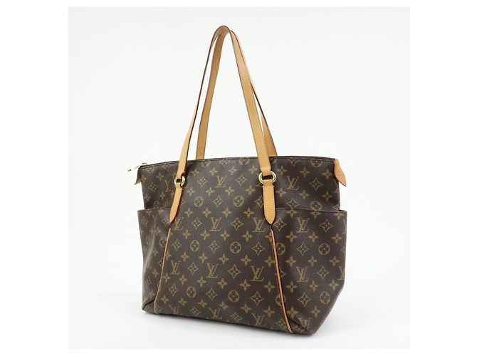 Borsa a spalla Louis Vuitton Monogram Totally MM Brown M56689 - vista 3