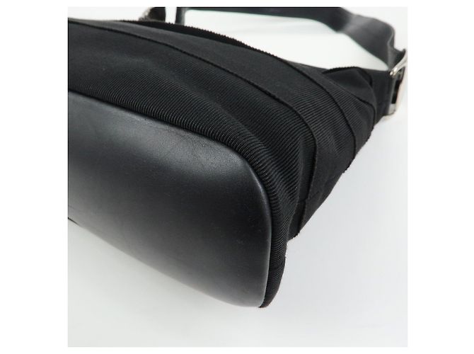 Salvatore Ferragamo Borsa a spalla e borsa a mano Ferragamo Vara in tela e pelle Nera - vista 11