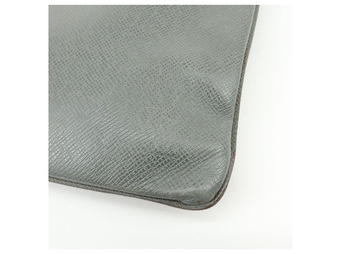 Louis Vuitton Sasha Taiga Leather Messenger Bag Glacier M32630 - vista 12