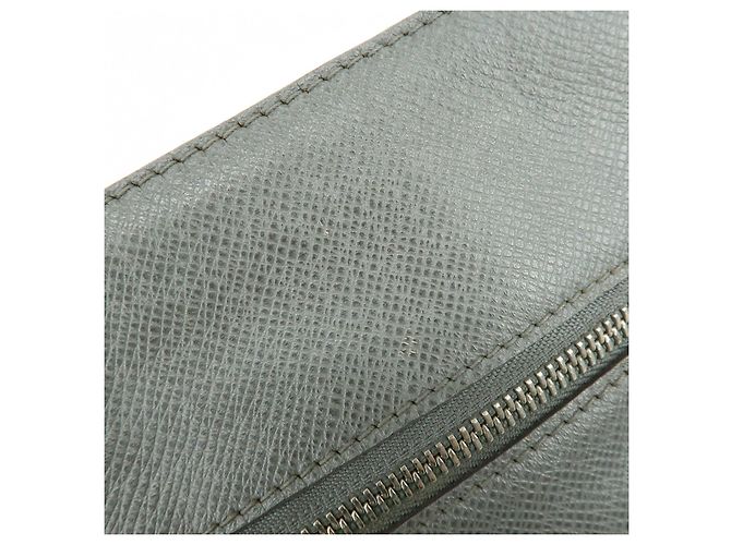Louis Vuitton Sasha Taiga Leather Messenger Bag Glacier M32630 - vista 19
