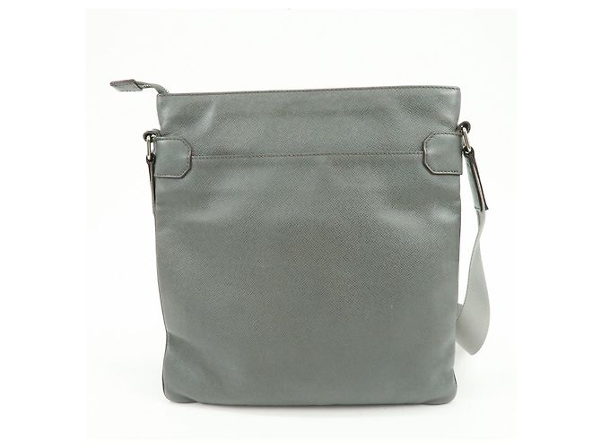 Louis Vuitton Sasha Taiga Leather Messenger Bag Glacier M32630 - vista 2