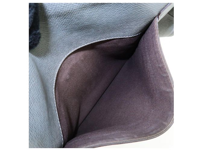 Louis Vuitton Sasha Taiga Leather Messenger Bag Glacier M32630 - vista 22