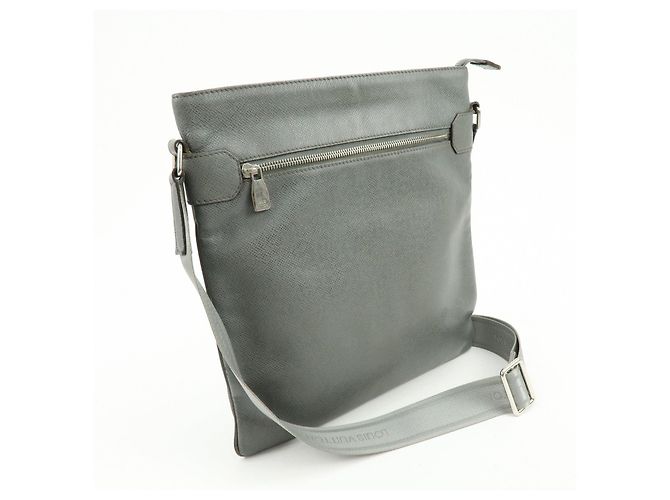 Louis Vuitton Sasha Taiga Leather Messenger Bag Glacier M32630 - vista 4