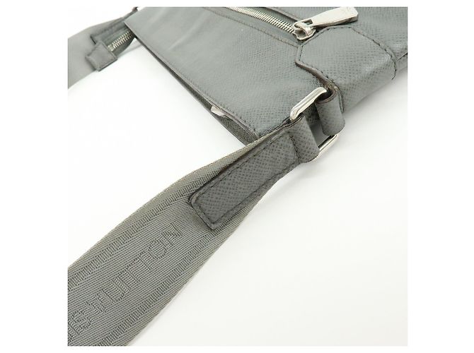 Louis Vuitton Sasha Taiga Leather Messenger Bag Glacier M32630 - vista 8