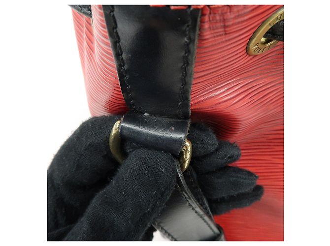 Borsa a tracolla Louis Vuitton Epi Petit Noe Noir Castilian Red M44172 - vista 24