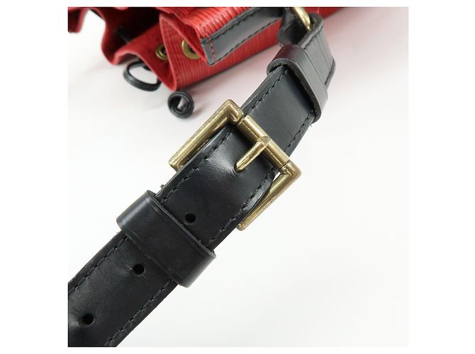 Borsa a tracolla Louis Vuitton Epi Petit Noe Noir Castilian Red M44172 - vista 9