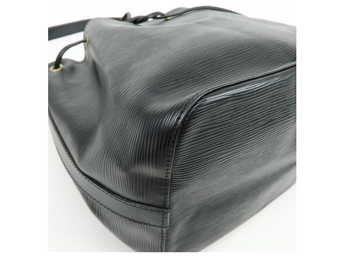 Borsa a tracolla Louis Vuitton Epi Petit Noe Noir Black M44102 - vista 13