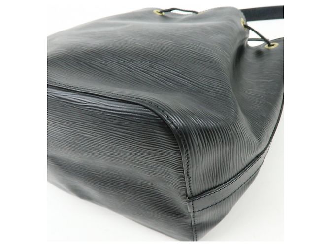 Borsa a tracolla Louis Vuitton Epi Petit Noe Noir Black M44102 - vista 14